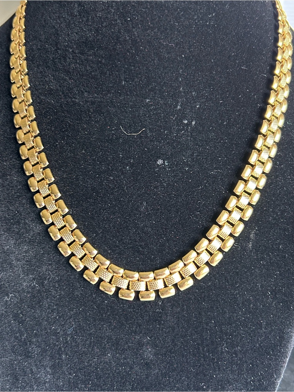 Monet Gold-Tone Link  Necklace (5)